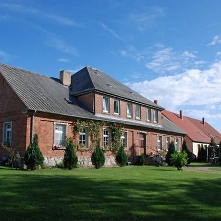 Ferienwohnungen Im Gutshaus Gnies Exteriör bild