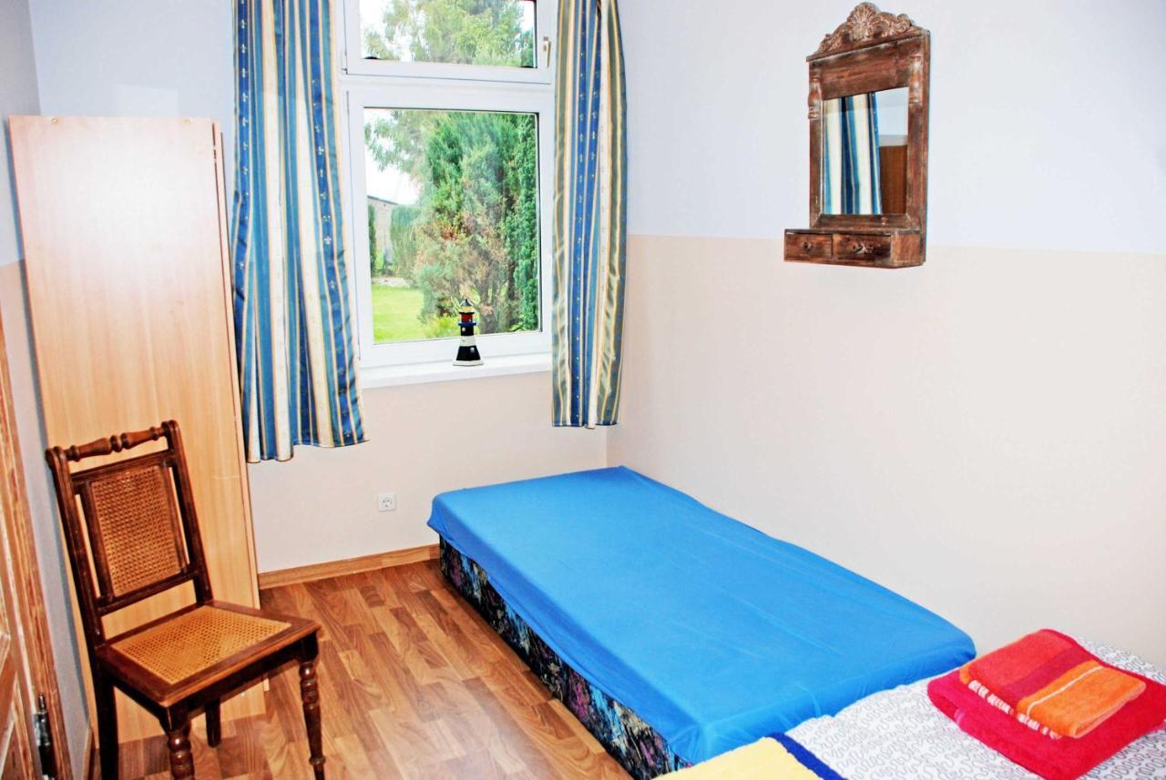 Ferienwohnungen Im Gutshaus Gnies Exteriör bild